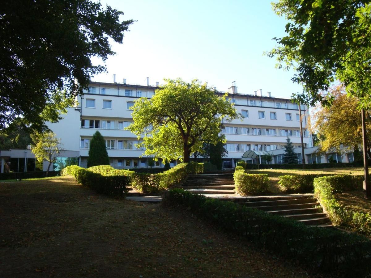 Отель Hotel Ameliówka Маслув-32
